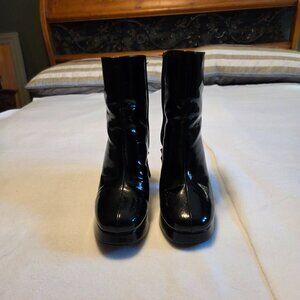 Y2K Guess Black Patent Leather Platform Boots 8M 4 Inch Heels Side Zip